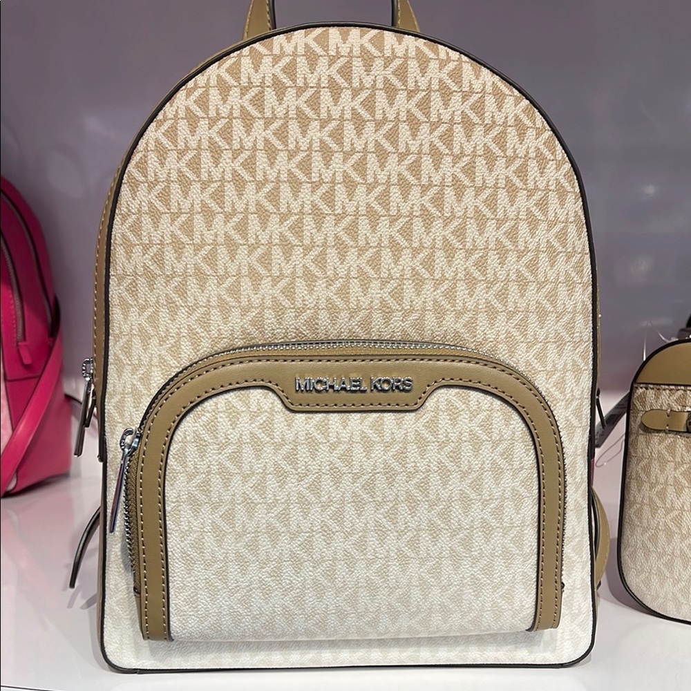 Michael Kors Jaycee Medium Ombré Signature Logo Backpack
Husk
NWT